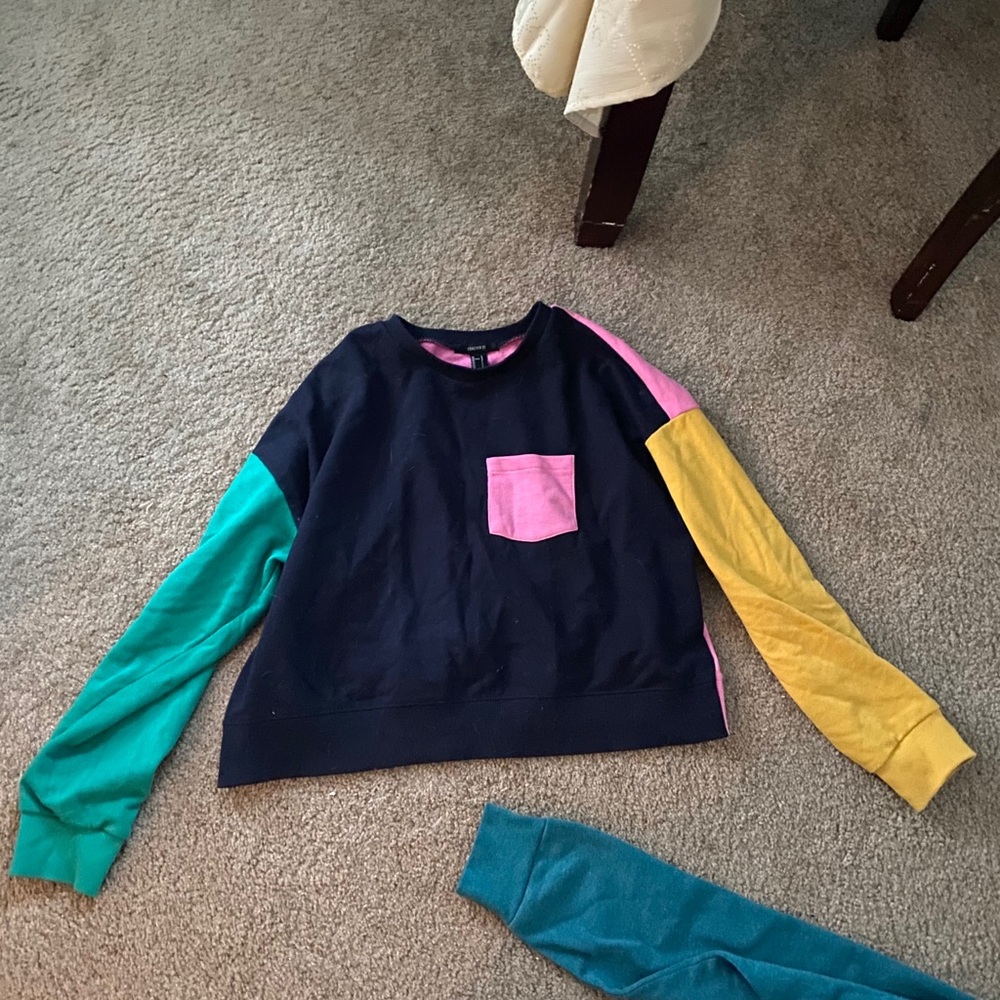 Color block sweatshirt